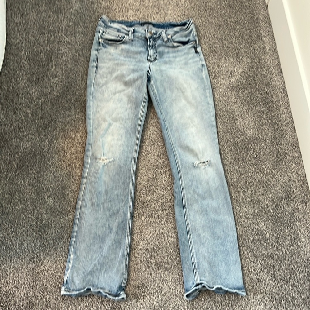 Silver Suki Slim Bootcut Light Wash Jeans Size 29